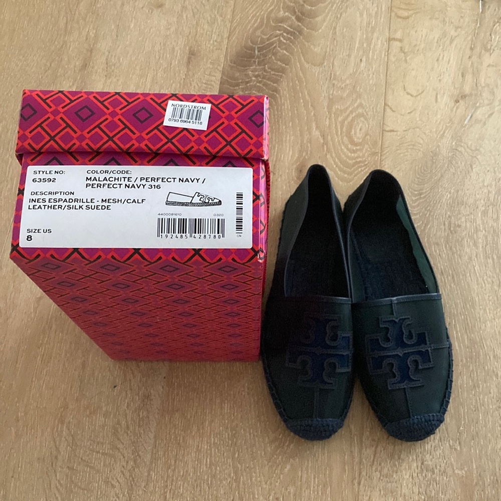 Navy blue mesh/leather Espadrille.